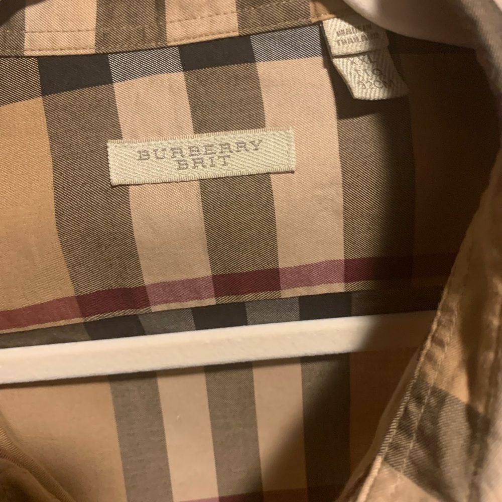 Classic style Burberry long sleeve - Picture 2 of 2